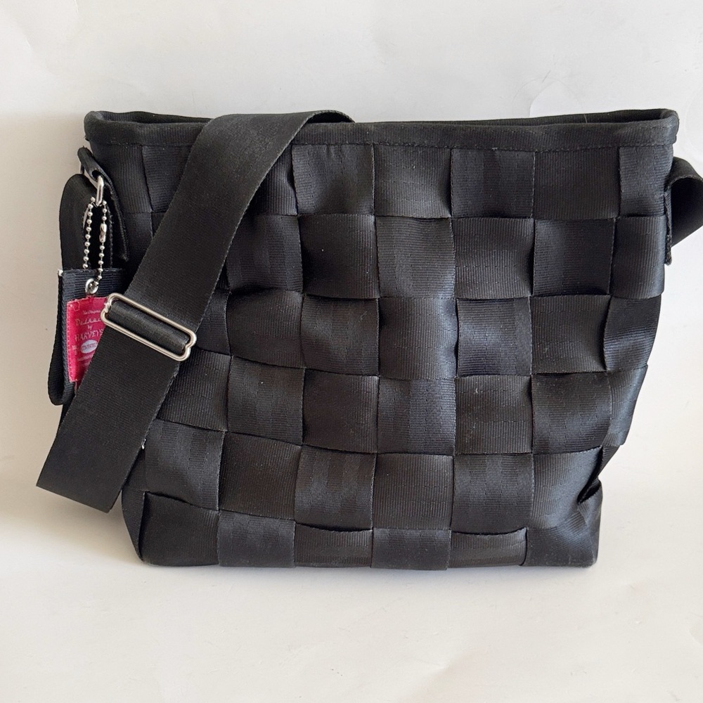 The Original Detroit By Harveys Seatbelt Black Woven Messenger Crossbody Bag - Picture 2 of 8